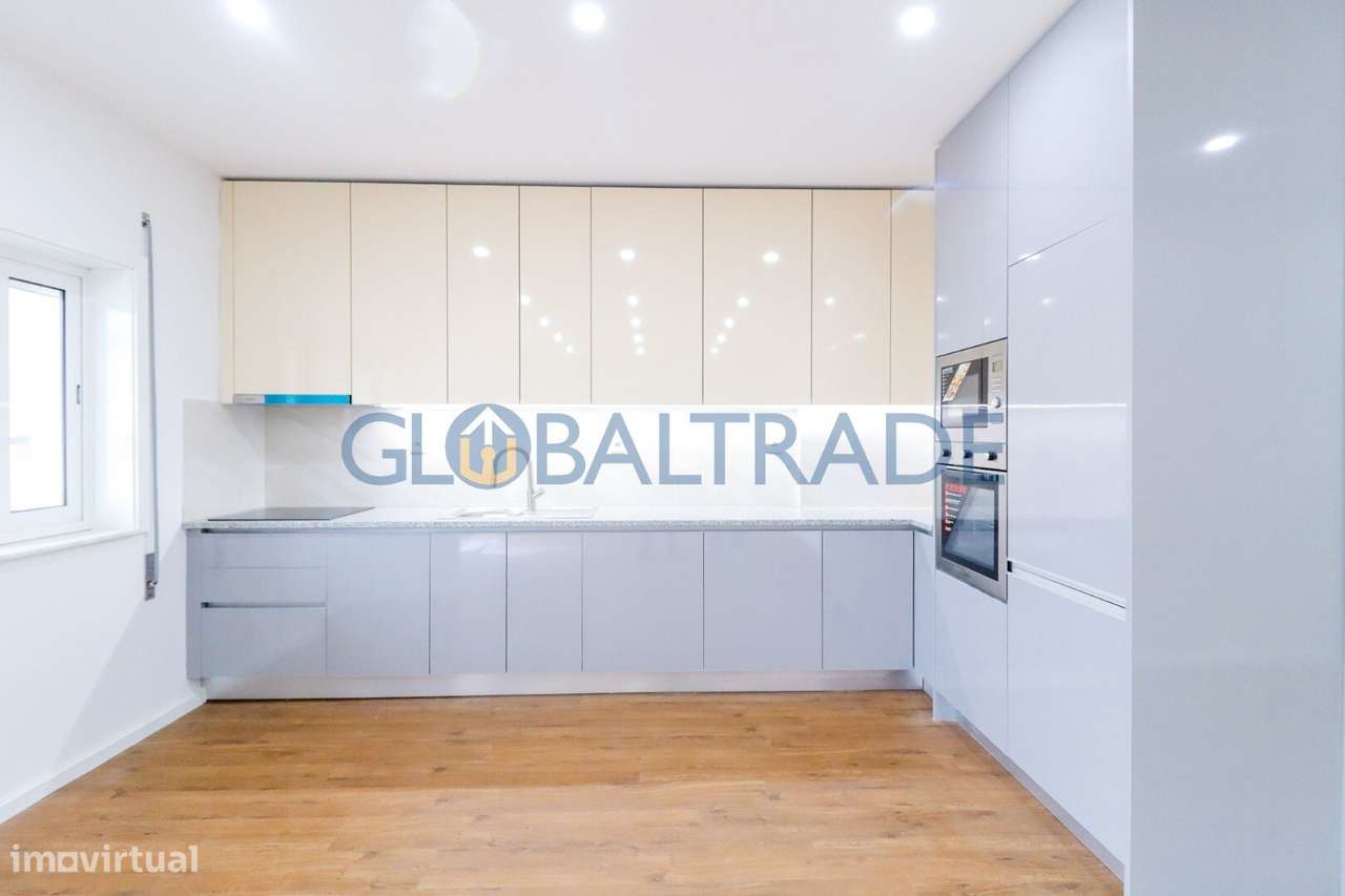 Apartamento T3 Renovado & Equipado em Águas Santas-17