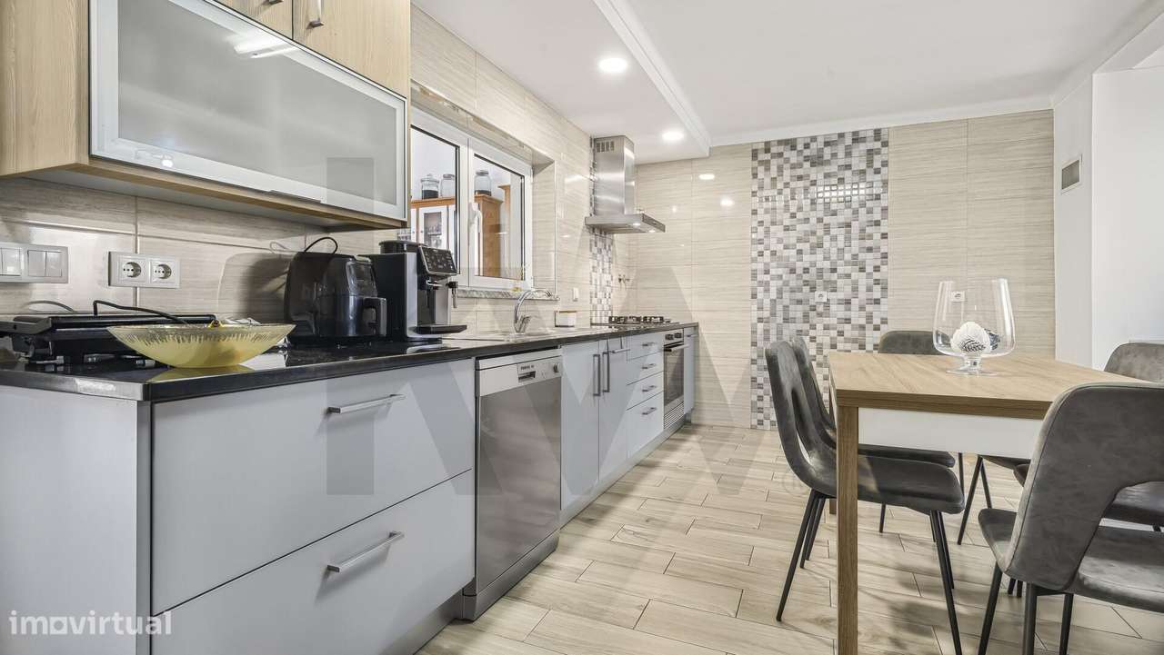 Moradia geminada T4 - Grande imagem: 4/27