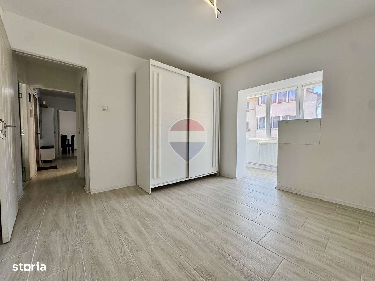 Apartament cu 3 camere, decomandat, in Centrul Nord – Râșnov-9