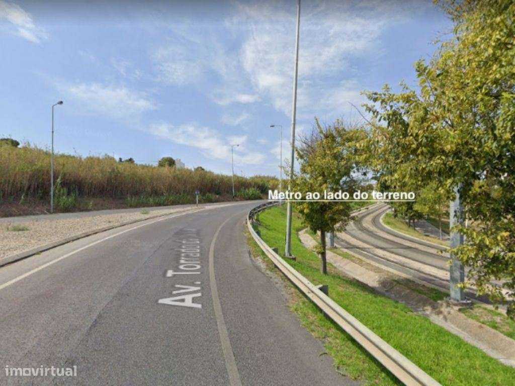 Terreno para construção com 8.800m2,  Monte Caparica perto de praias-7