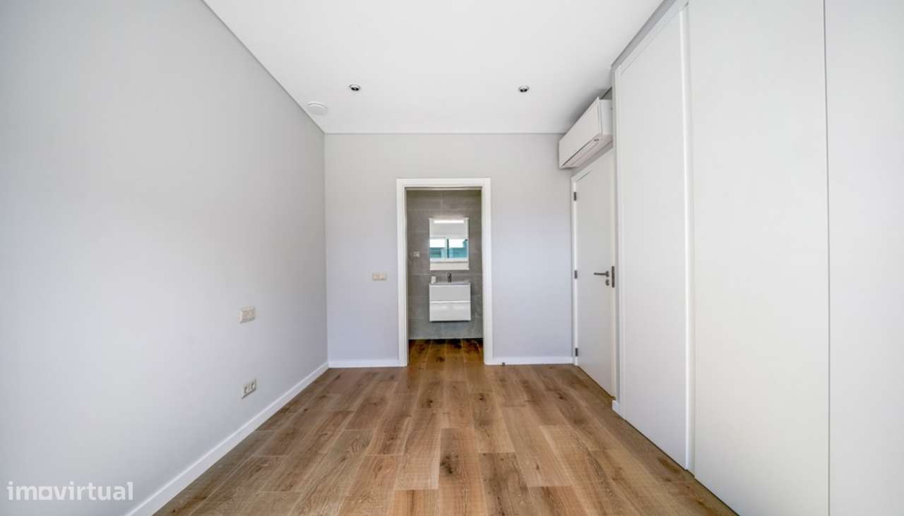 Moderna Moradia V3 com piscina, à venda em Tavira, Algarve-13