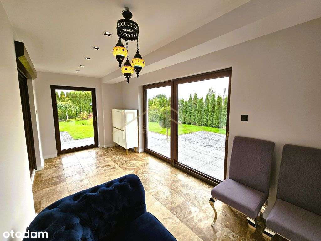 Nowoczesny Dom wolnostojący w Nawozie! Do Wejścia !-4