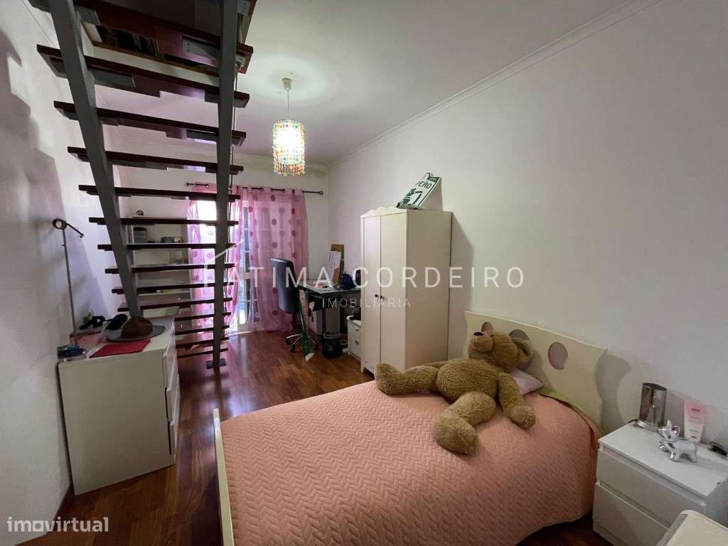 Excelente Moradia T3+1 com garagem em zona privilegiada-16