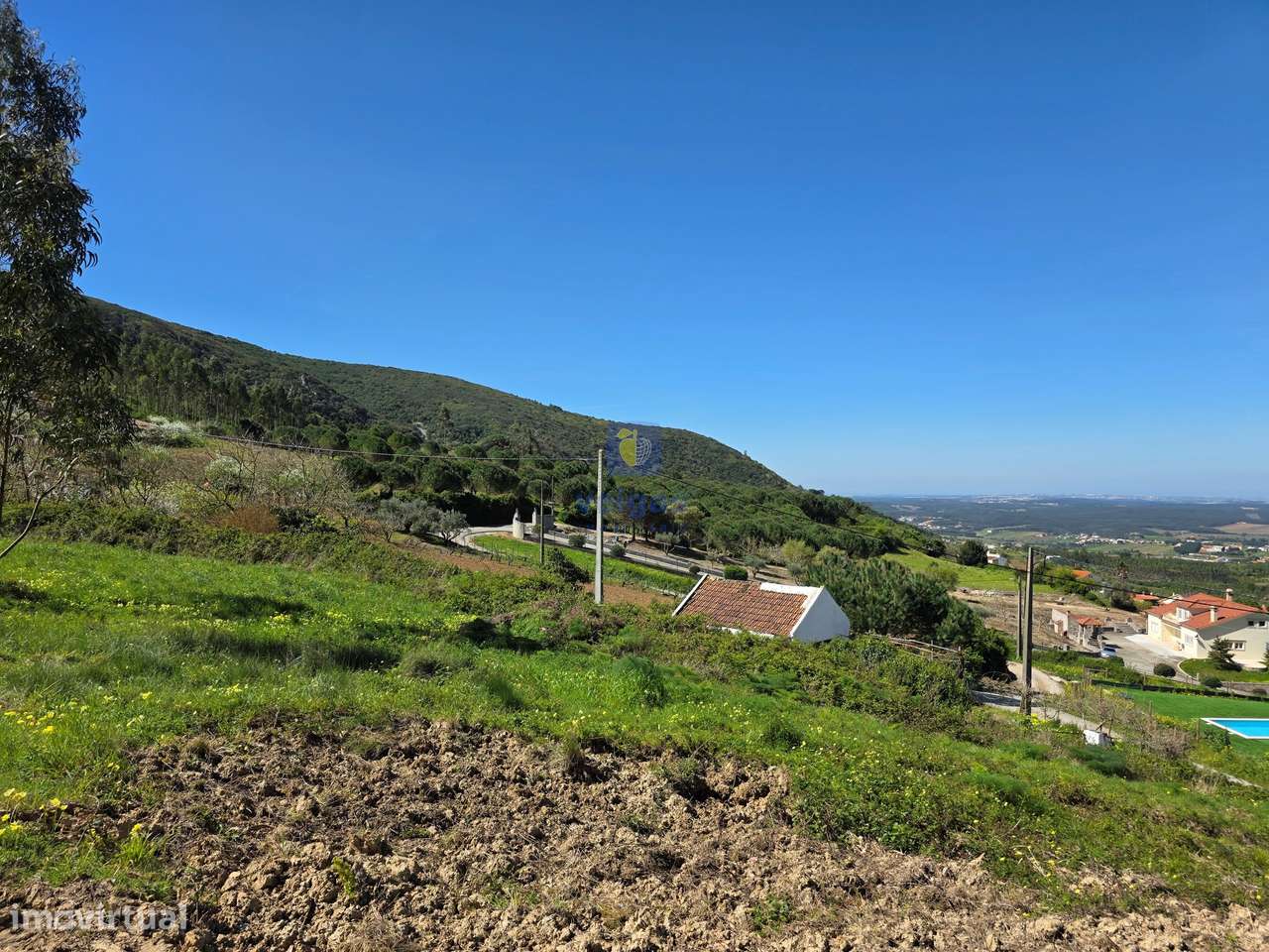 Terreno com 5.200m2, com viabilidade para construir 1 ou 2 casas até 3-1