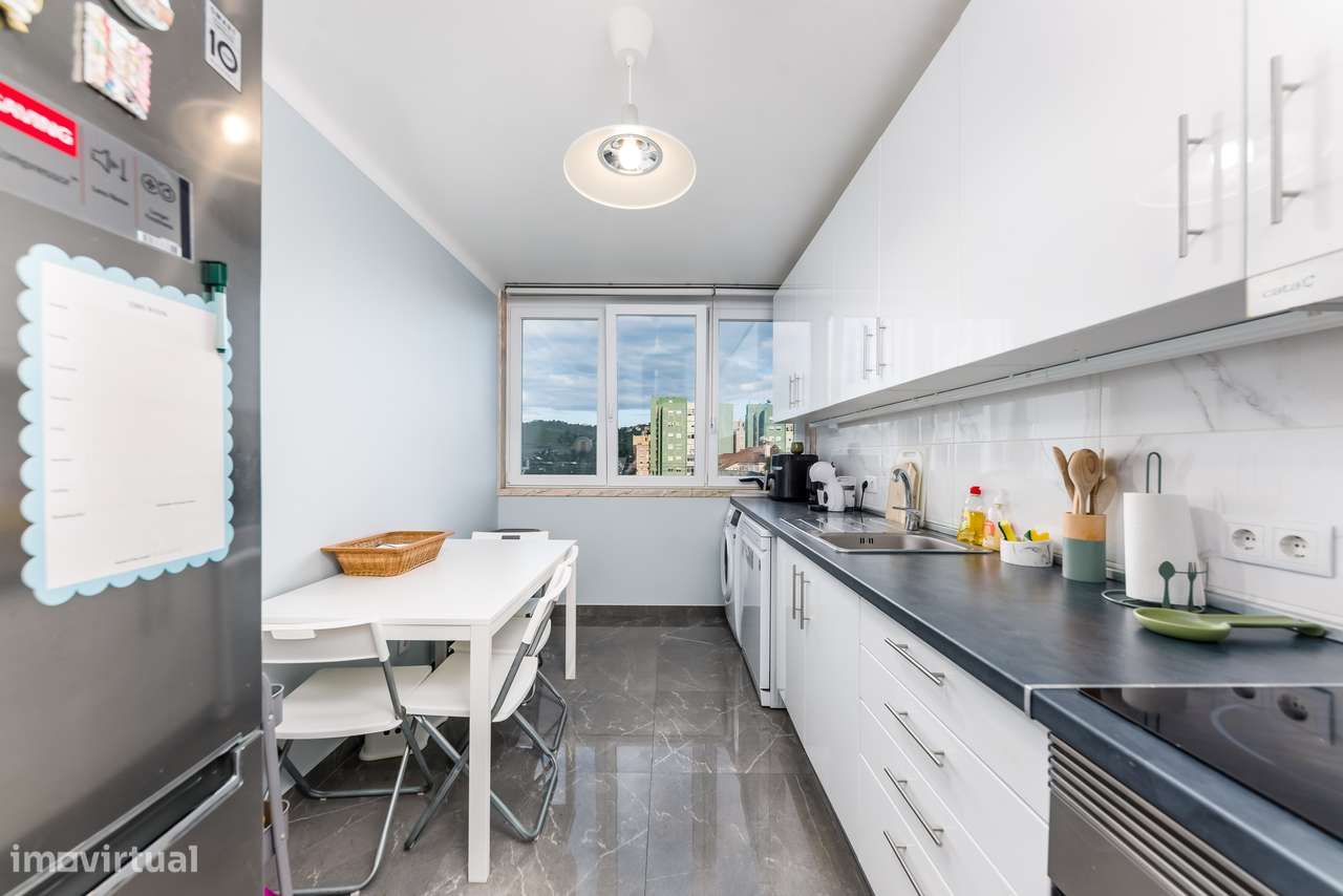 Apartamento 3 assoalhadas | Remodelado | Arrecadação | 5m do Metro-4