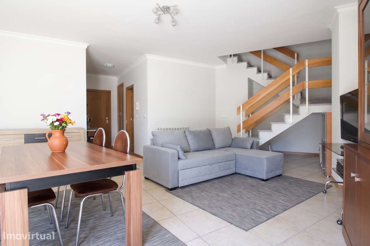 Apartamento T3 Duplex em Oiã-0