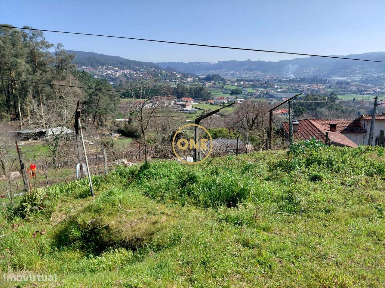 Local Calmo, Perto de Tudo: Terreno de 550 m2 em Cruz-7