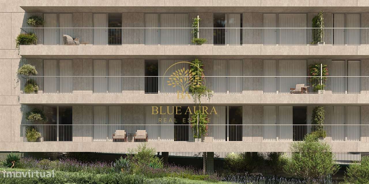 Apartamento T2 com Varanda e Garagem no Garden Palace-8