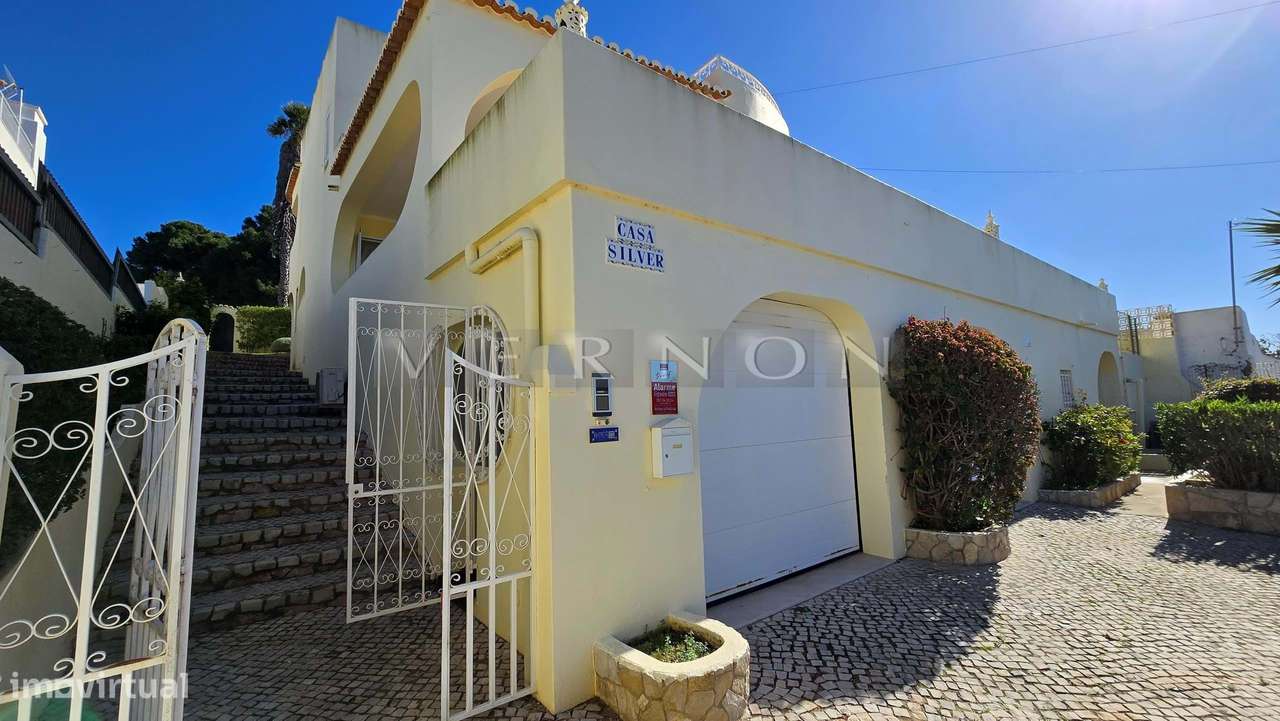 Algarve, para venda, moradia T5 primeira linha do mar com piscina aque-41