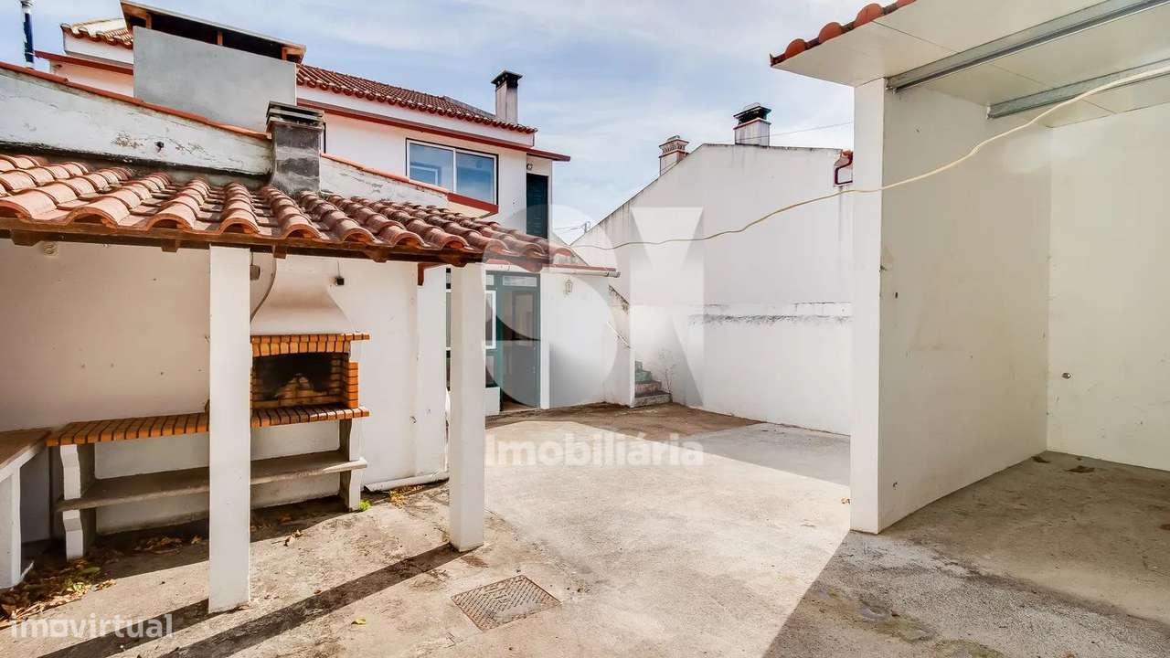 Moradia T5 | boxes para cavalos | Golegã-17