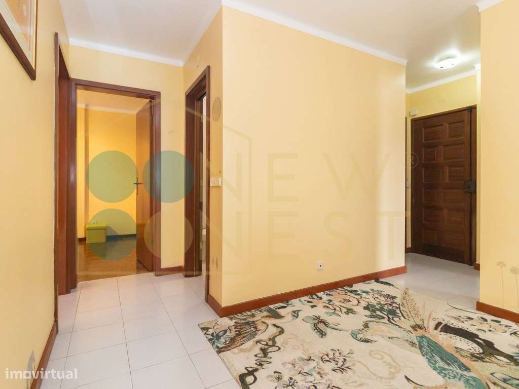 Apartamento T2 em Vila Maria - Semi-Renovado e Mobilado-31