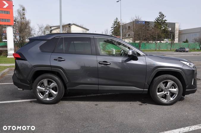 Toyota RAV4 - 5