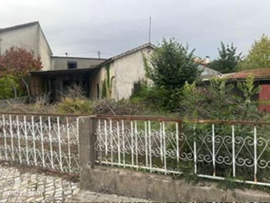 Moradia sita em Chão de Couce, Leiria-13