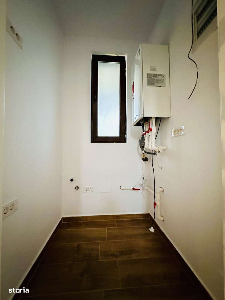 Vilă Individuală - 5 Camere -2 minute pana la Bulevard - Imagine principală: 5/20