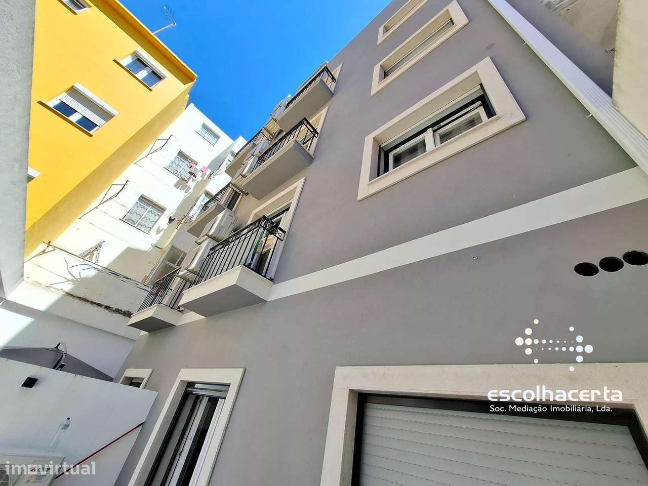 Apartamento T2 com Terraço Baixa de Setúbal-15