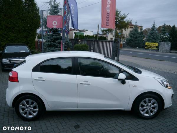 Kia Rio - 7