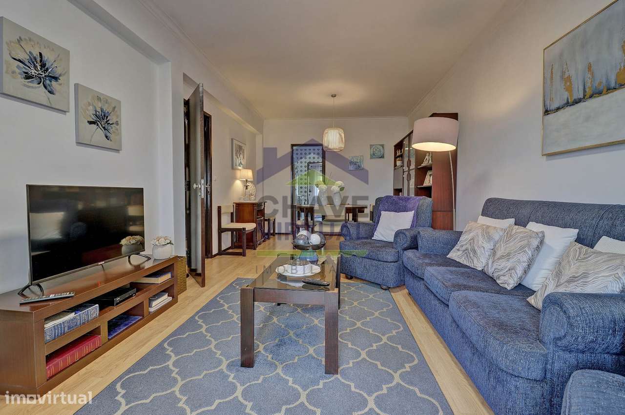 Apartamento T2 com Varanda e Marquise - Centro Bombarral - Grande imagem: 2/24