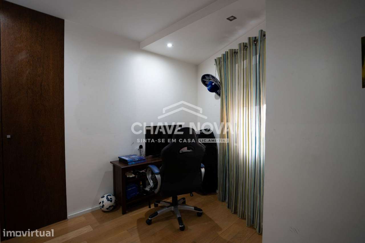 T3 c/ Lugar de Garagem em Mafamude (Avª da República) - Grande imagem: 4/23