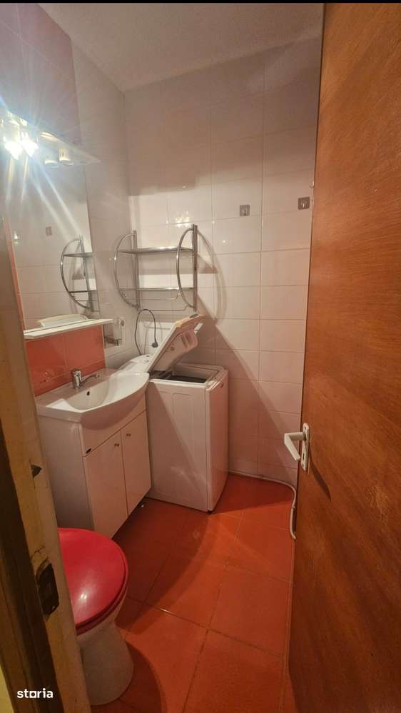 Inchiriez apartament 3 camere decomandat semicentral - Imagine principală: 5/10