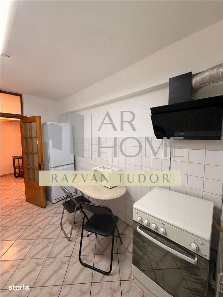 Apartament 3 camere ,centrala proprie,  in Ploiesti ,  P-ta M. Viteazu - Imagine principală: 4/13