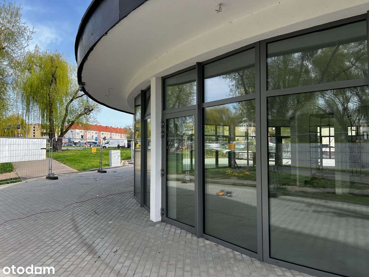 WYJĄTKOWY OBIEKT // produkcja - usługi - etc. // PUNKT STRATEGICZNY-6