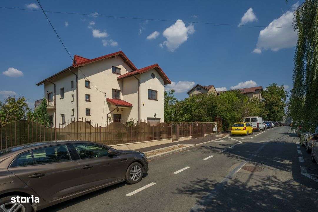 O proprietate imobiliara deosebita, formata din casa si mult teren!-2