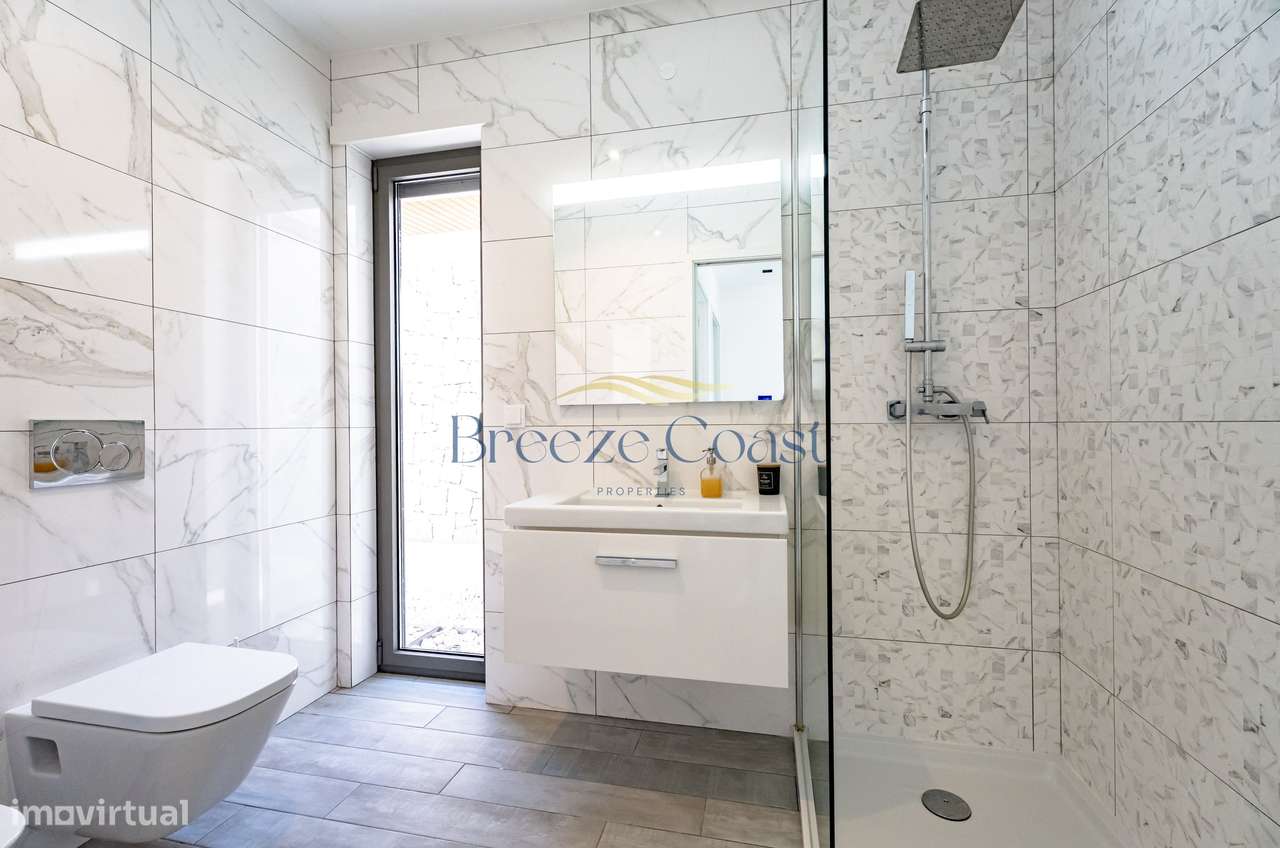 Moradia T4 Contemporânea com Piscina e Vista Desafogada-34