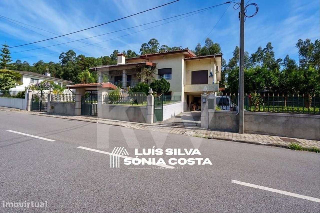 Moradia Independente T6 c/ Anexos, Armazém e Terreno p/ Construção-2