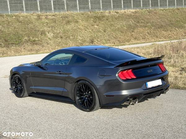 Ford Mustang - 5