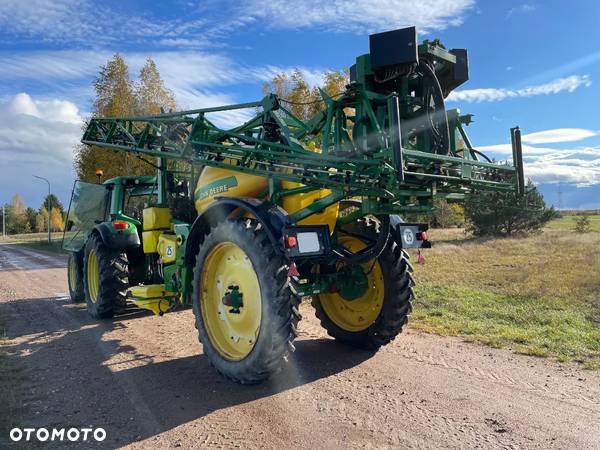 John Deere 832 - 3