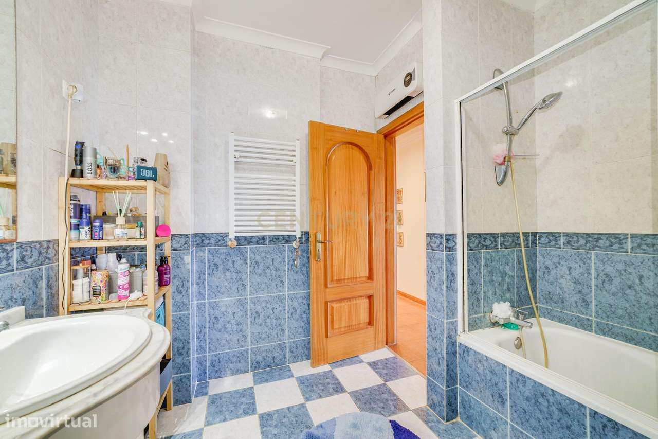 Espaçosa Moradia T3 em Quinta do Anjo, Palmela-20