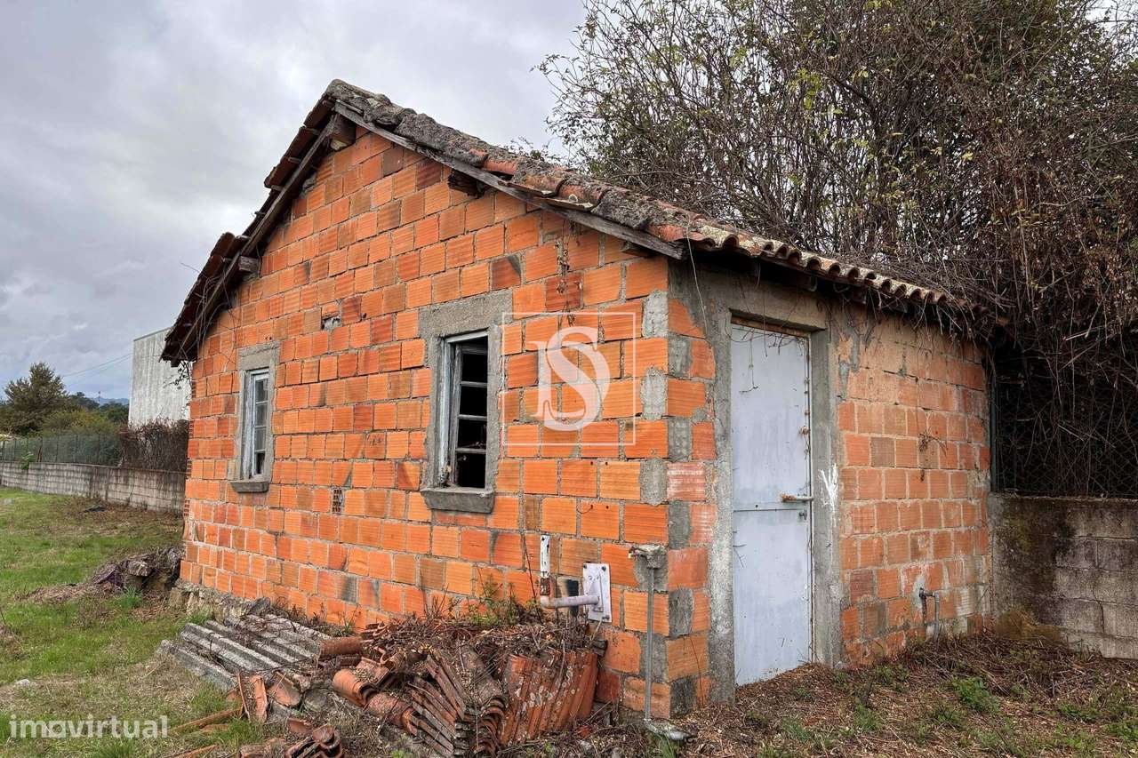 Moradia T2 para reconstrução em Tondela-18