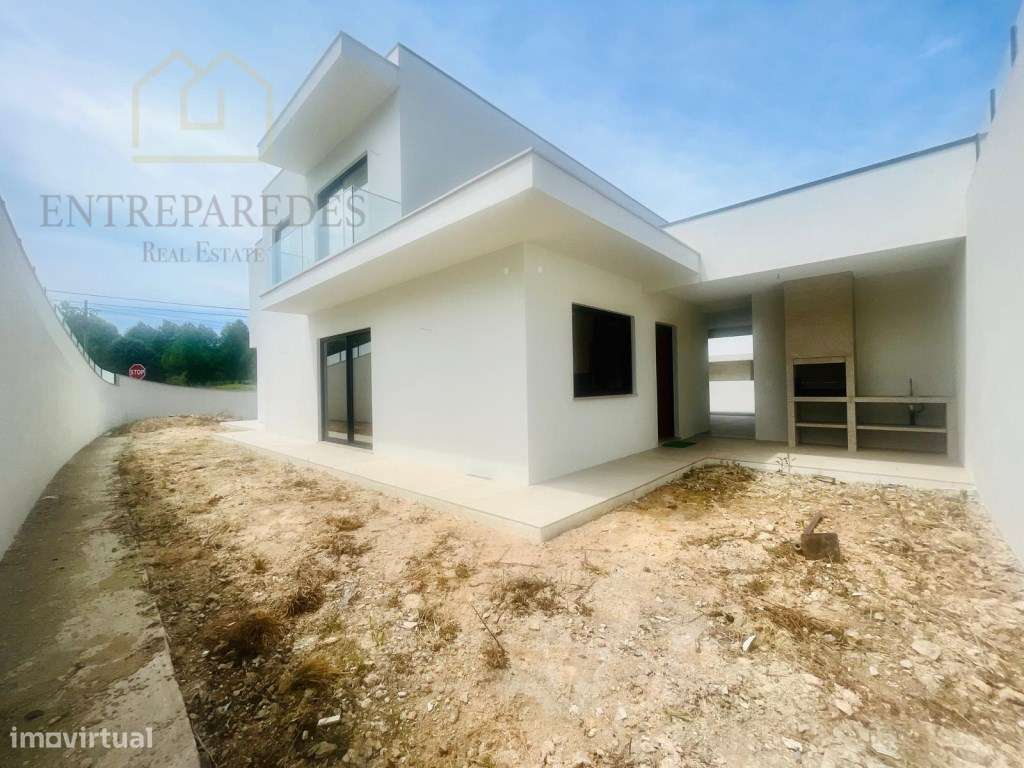 Moradia T3+1 NOVA para comprar, Santa Maria da Feira - Aveiro-20