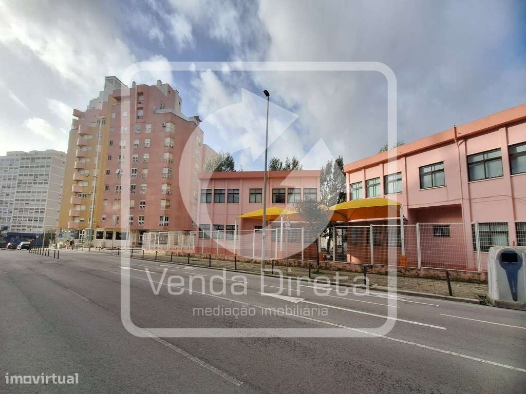 Apartamento T3 totalmente remodelado - Vista Rio!-31