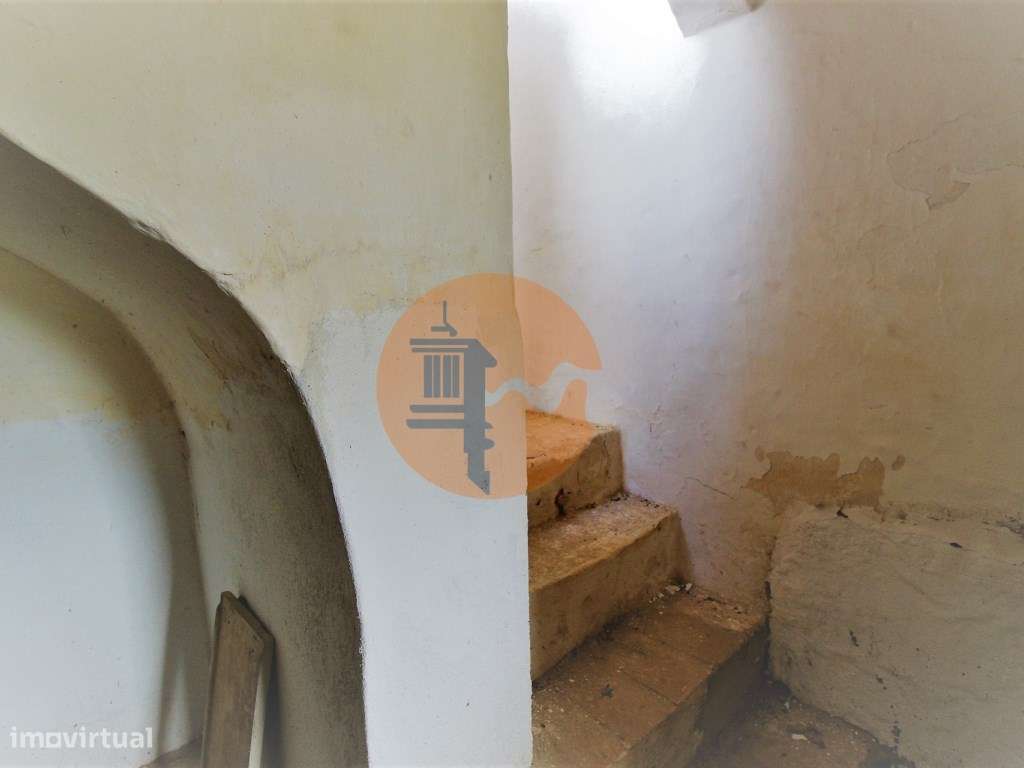 Para Reconstruir...Terreno com Ruína perto de Pechão!!! - Grande imagem: 4/38