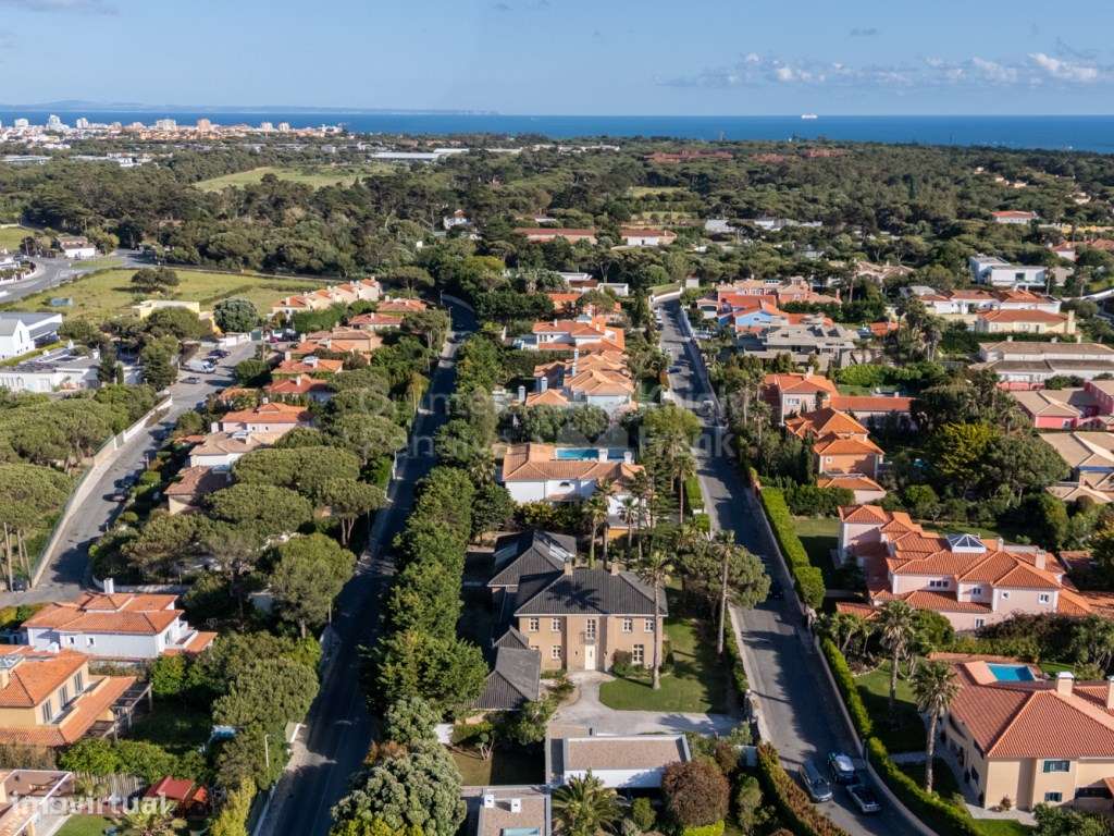 Moradia T4+1 com jardim e piscina na Quinta da Marinha, Cascais - Grande imagem: 4/45