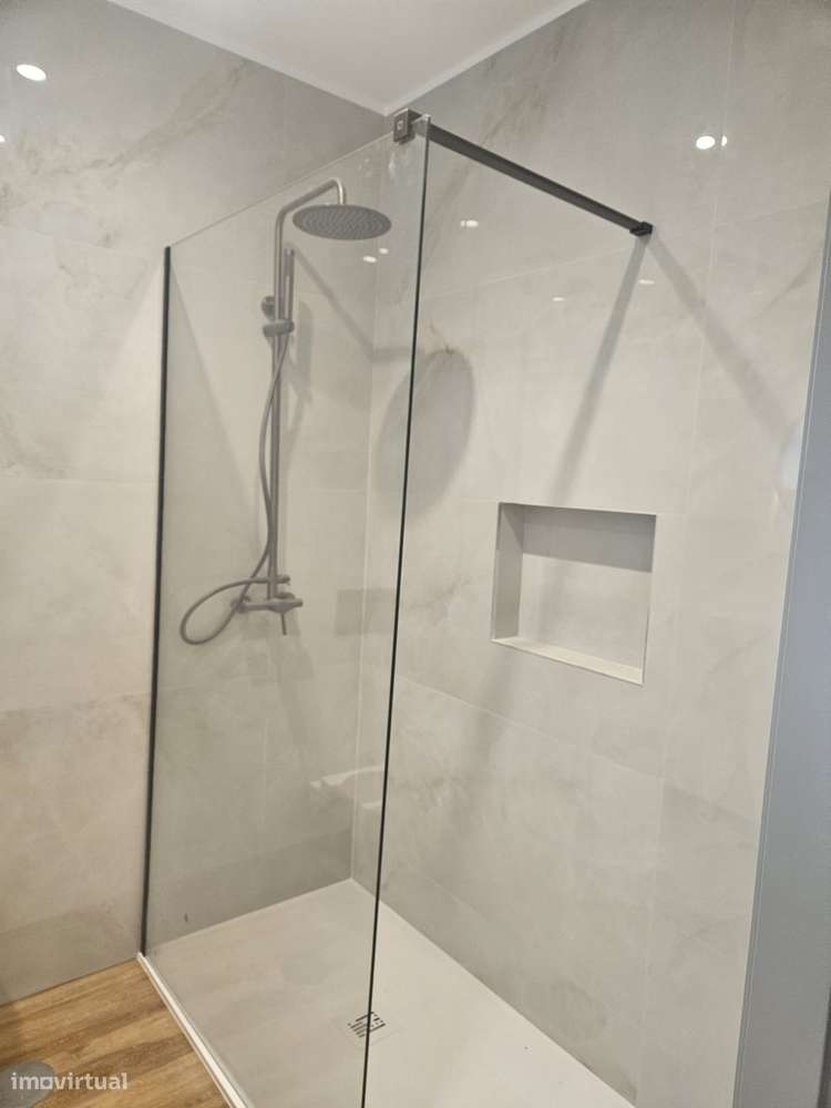 Moradia T4 com Piscina e Jardim-6
