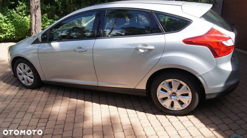 Ford Focus 1.6 Ambiente - 9