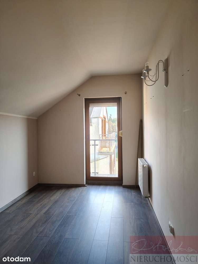 Dwupoziomowe w centrum Puszczykowa-13