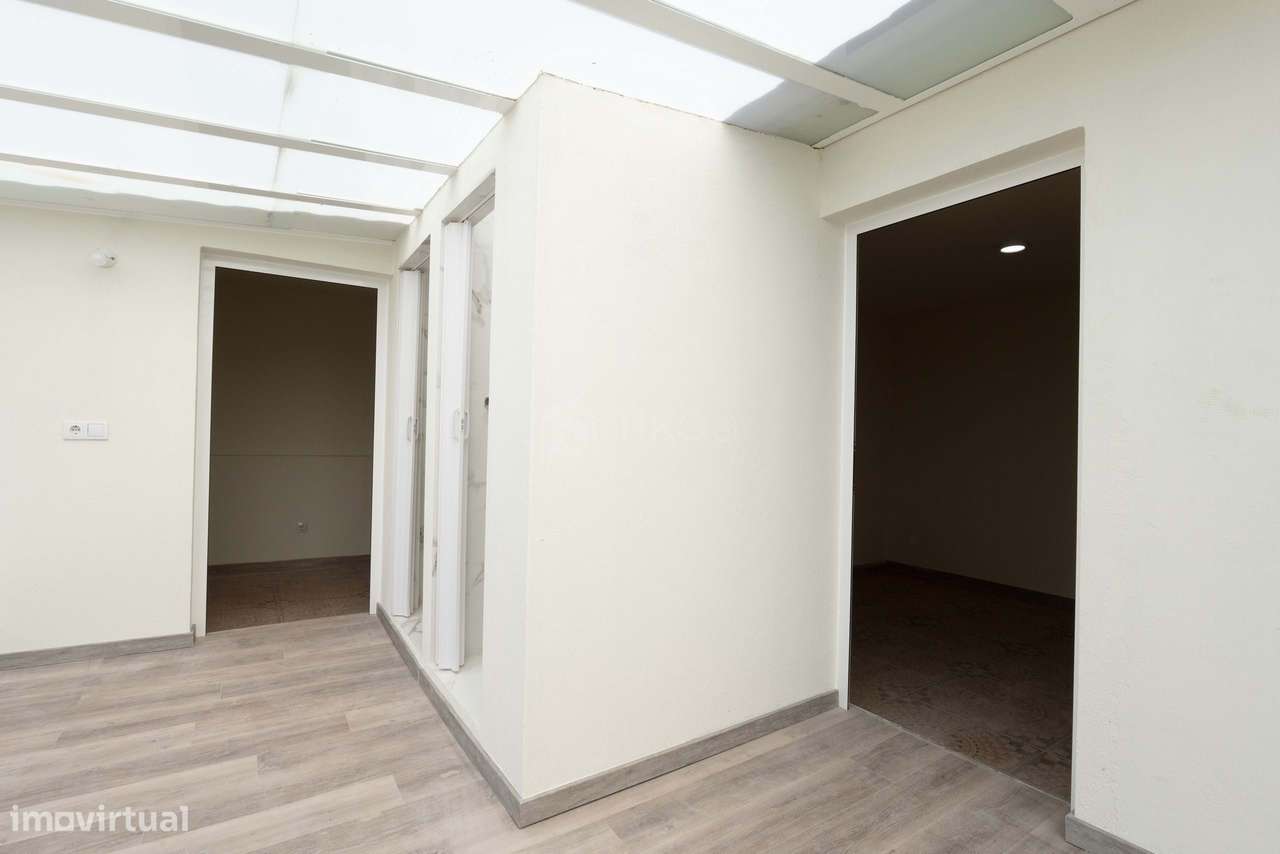 MORADIA T4 EM MEM MARTINS |  VALOR IMPERDÍVEL 160.000€ - Grande imagem: 4/26