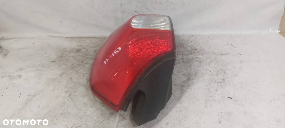 .  TYL TYLNA LAMPA PRAWA RENAULT SCENIC 2 - 3