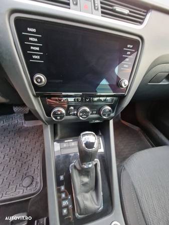 Skoda Octavia 2.0 TDI DSG Style - 17