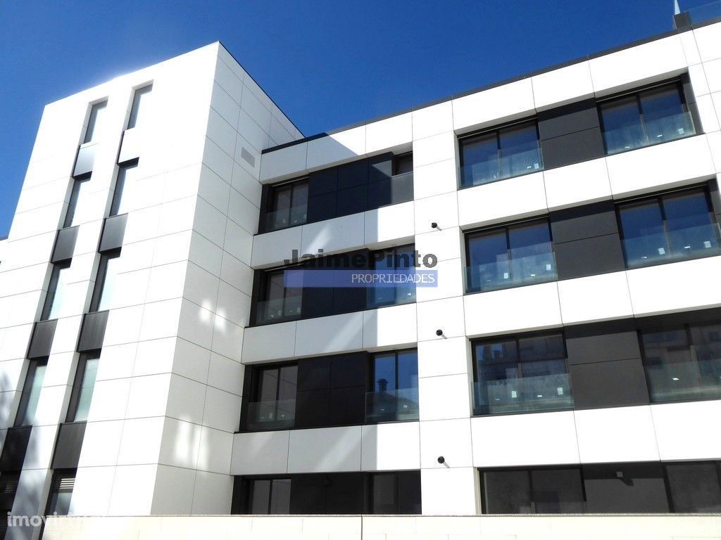 Apartamento T3 moderno, novo, em zona elegante. Portugal, Porto.