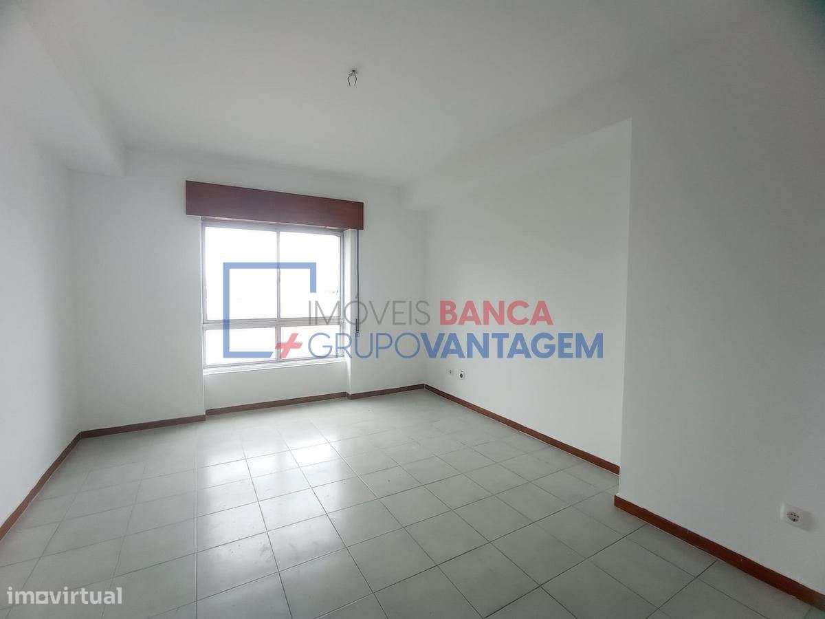 APARTAMENTO T3 - 79m2 - CARNAXIDE - Grande imagem: 4/23