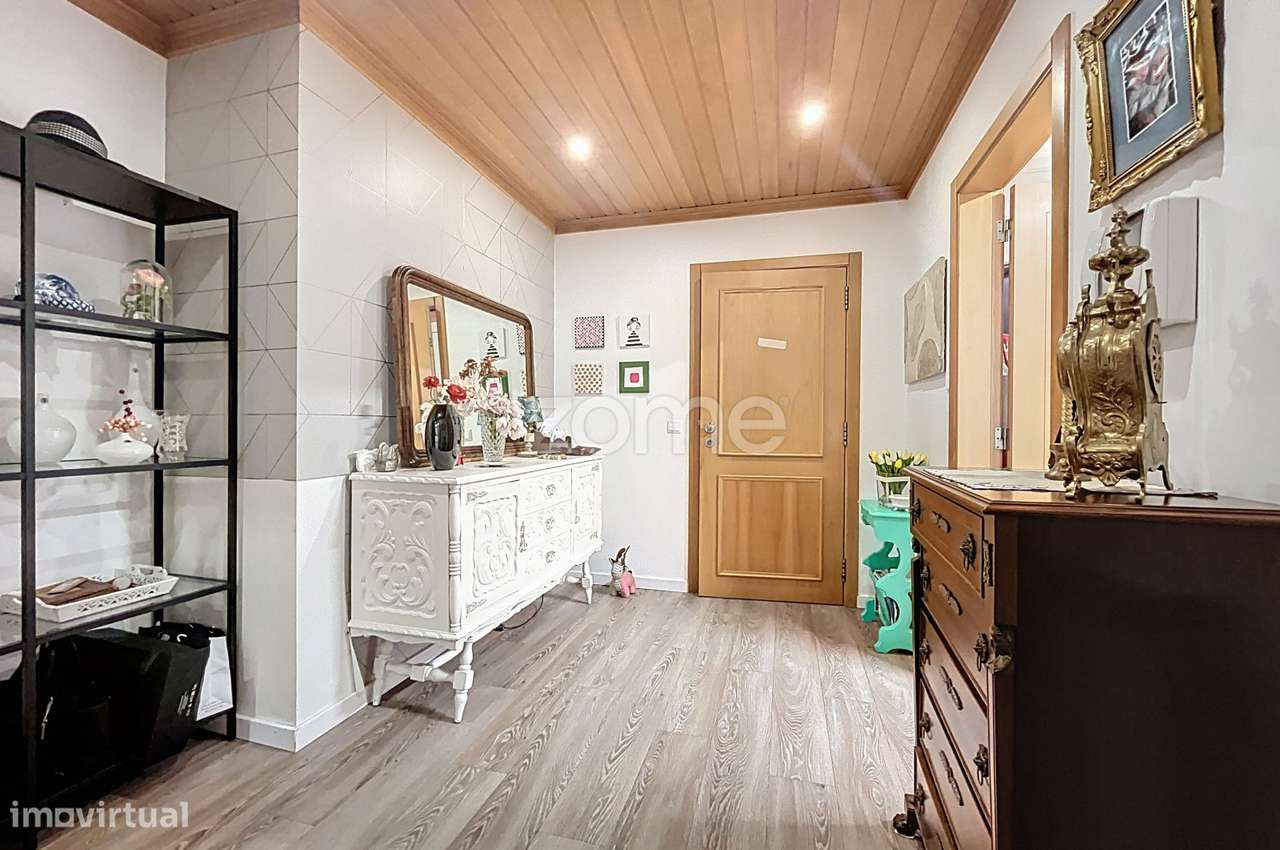 Apartamento T3 com Terraço Exclusivo de 70m² | Garagem | Remodelado - Grande imagem: 5/47