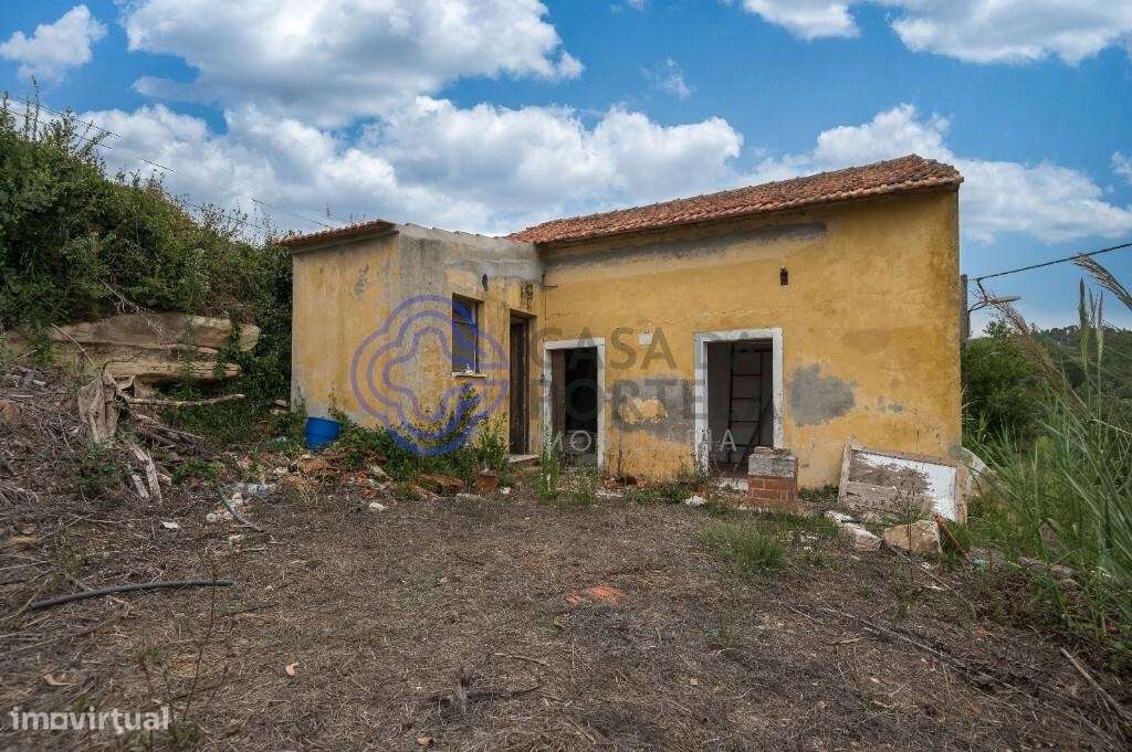 Moradia térrea T1 em Vidais, Caldas da Rainha para reconstruir-11