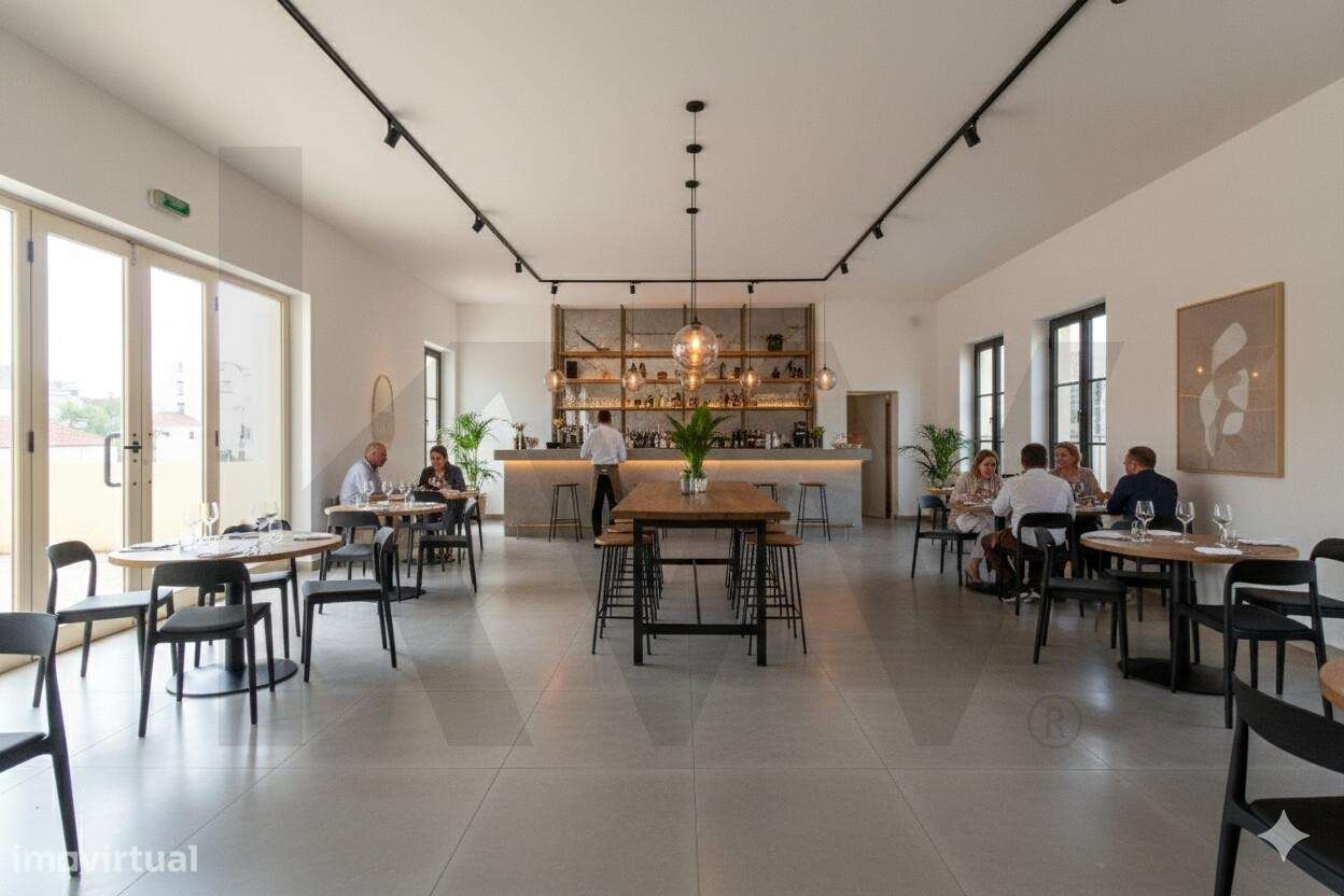 Loja no centro de Mafra,  2 pisos e 2 Wc`s, parqueamento na cave, aces - Grande imagem: 2/29