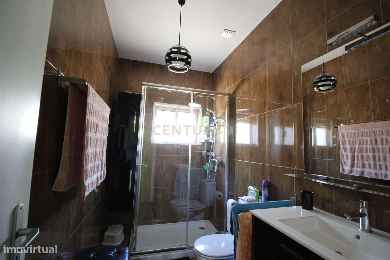 Moradia Bi-familiar em Lagares, Penafiel - Oportunidade Única!-17