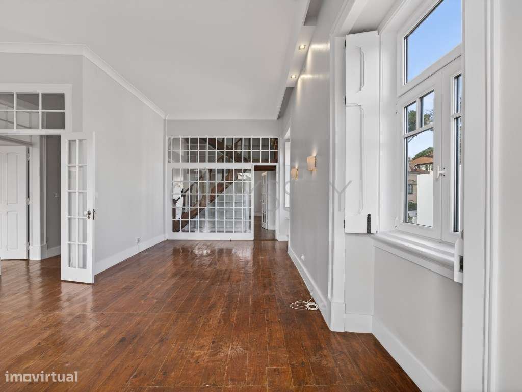 Um Apartamento de Carácter Raro no Coração do Monte Estoril - Grande imagem: 4/37