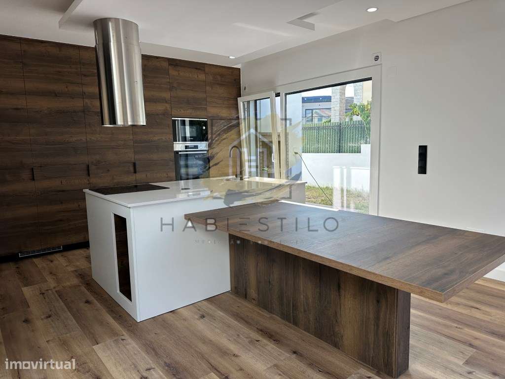 Moradia Isolada T3 Com Piscina-9